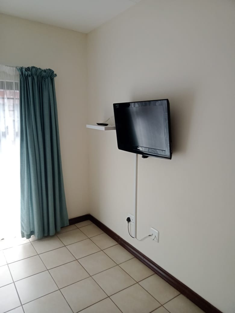 1 Bedroom Property for Sale in Vredenhof Sh Free State